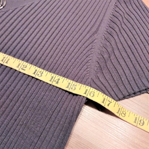 R.Q.T. SHORT SLEEVE RIBBED V-NECK STRETCH RN5789 - Picture 8 of 8